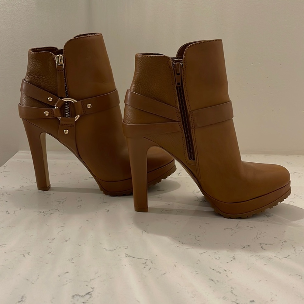 Platform boot shoe